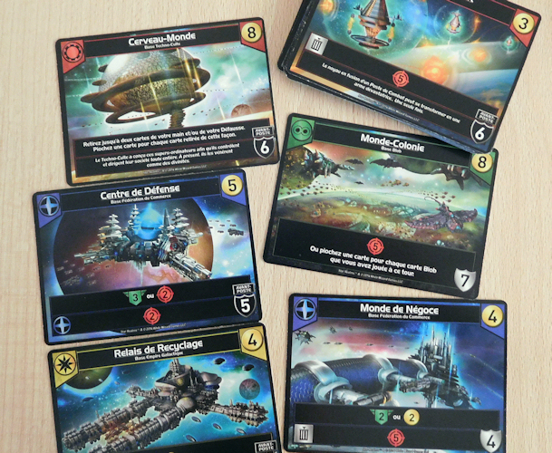 Quelques cartes Poste et Avant Poste de Star Realms (Iello)